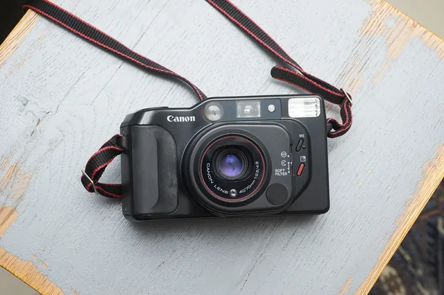 Canon Sure Shot Tele (Autoboy Tele) — 35mm dual-lens autofocus compact from 1986
