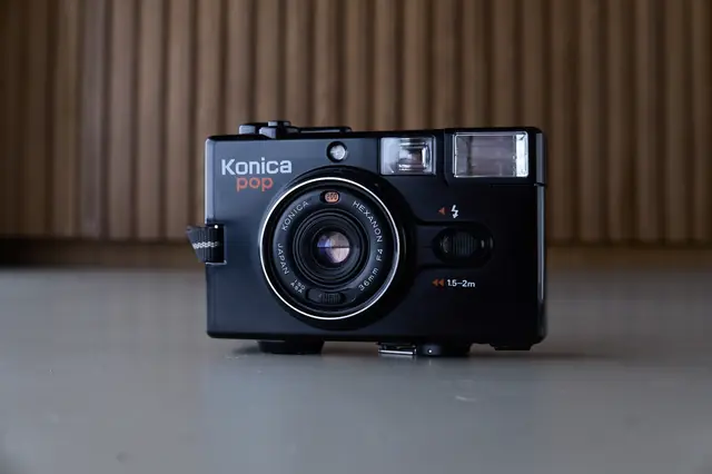 Konica POP (EFP) — 35mm fixed-focus compact from 1982