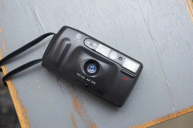 Minolta Riva AF35 — 35mm autofocus compact from 1993