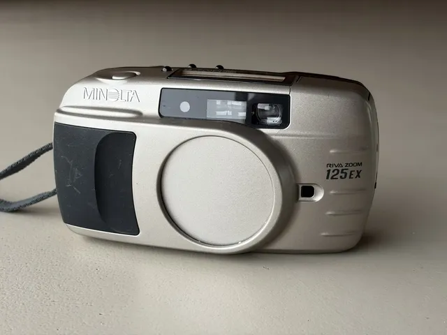 Minolta Riva Zoom 125 EX — 35mm long zoom compact from 1998