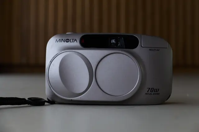 Minolta Riva Zoom 70W (Capios) — 35mm wide zoom compact from 1996