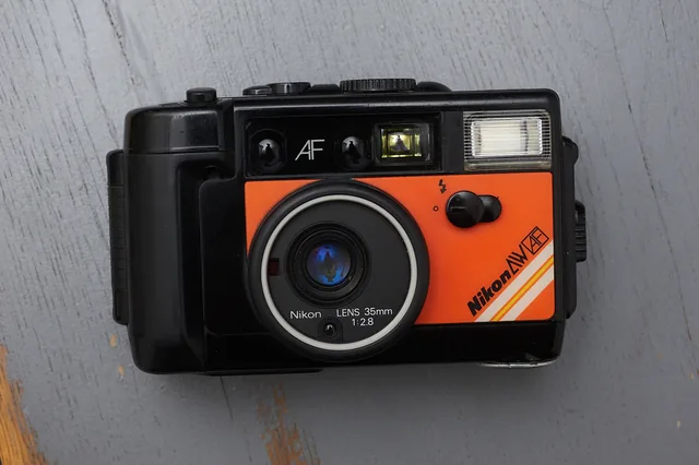 Nikon L35 AW-AF (Action Touch) — 35mm weatherproof autofocus compact from 1986
