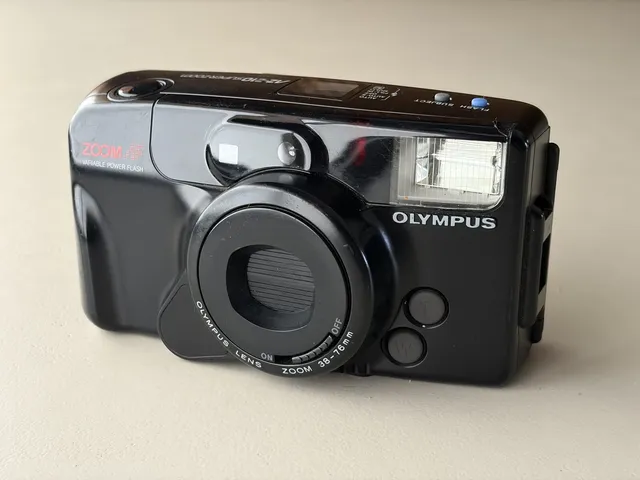 Olympus AZ-210 Superzoom — 35mm zoom compact from 1991