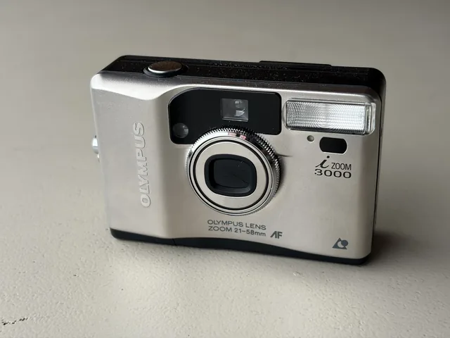 Olympus i Zoom 3000 — APS aps zoom compact from 2001