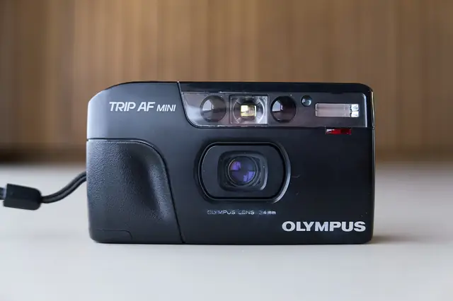 Olympus Trip AF Mini — 35mm pocket autofocus compact from 1996