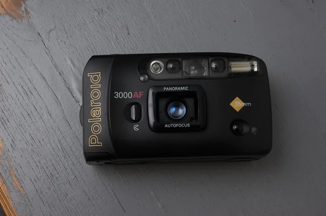 Polaroid 3000AF — 35mm autofocus compact from 1997