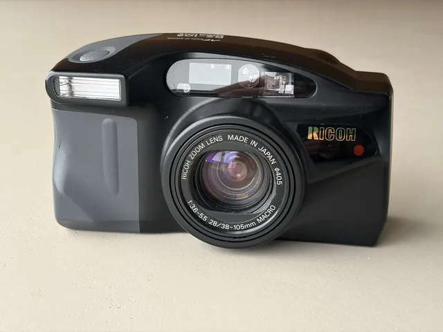 Ricoh Shotmaster Zoom 105 — 35mm zoom compact from 1992