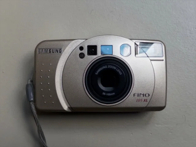 Samsung Fino 105 XL — 35mm zoom compact from 1998