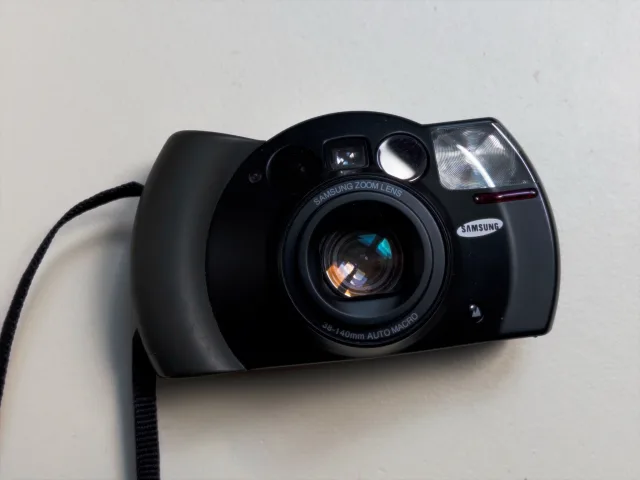 Samsung Maxima Zoom 140 — 35mm autofocus compact from 1996